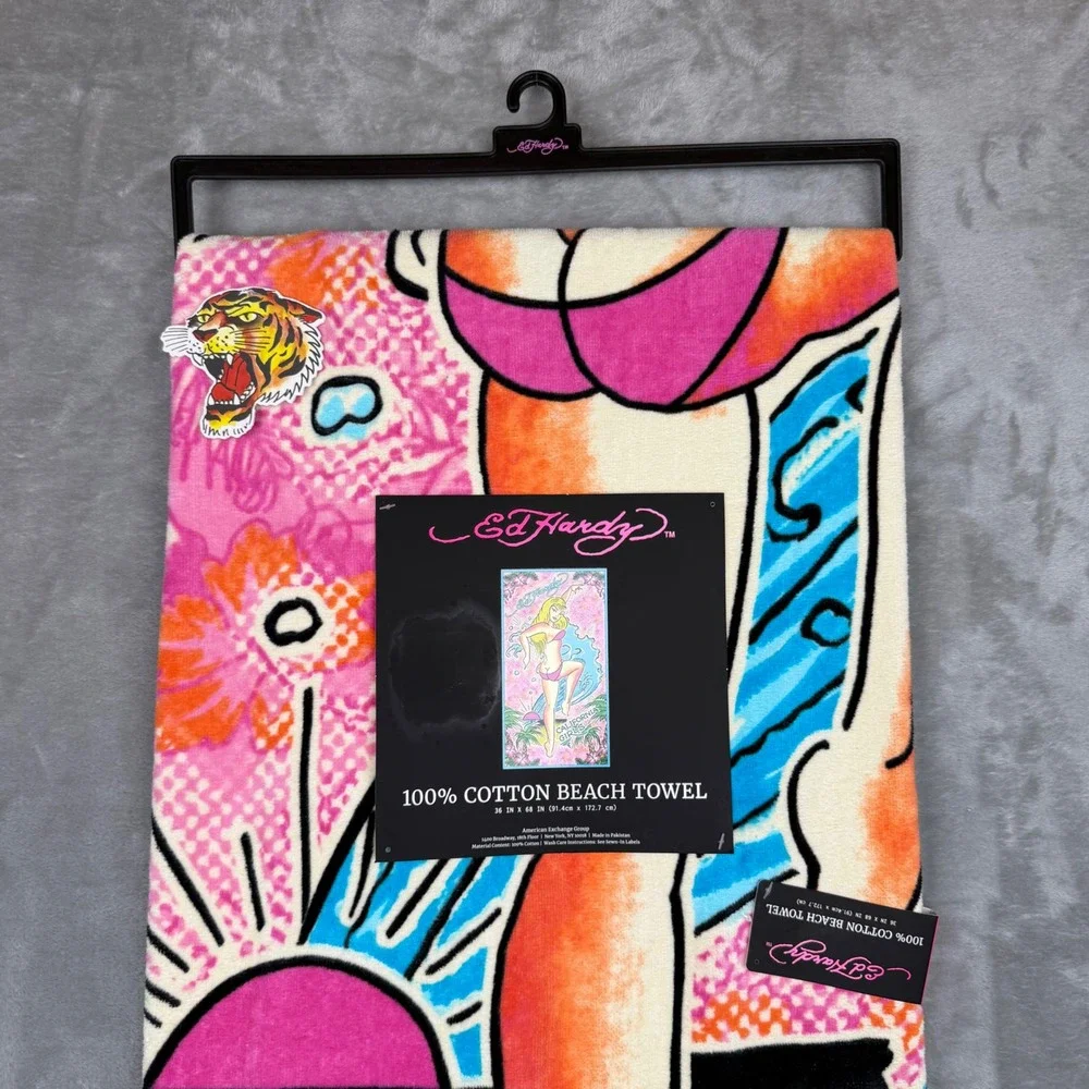 Ed Hardy California Girls Beach Towel 100% Cotton Pink Pinup Tattoo Art 36x68